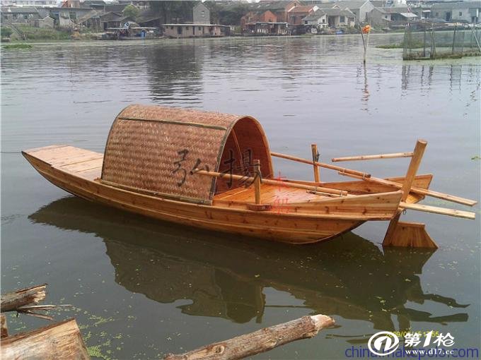 小木船制造仿古手划船