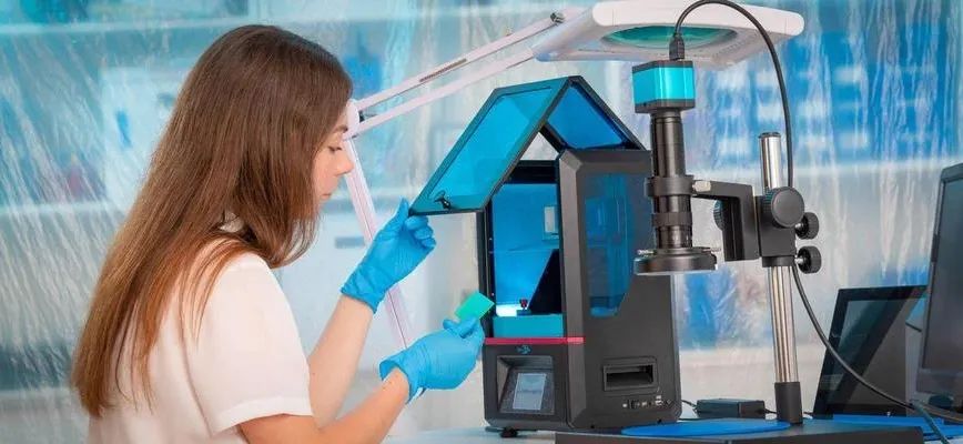 固體環氧樹脂在3D打印中的應用，及改善各向同性的研究
