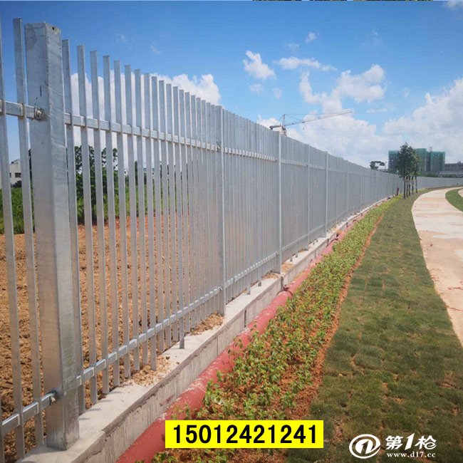 工业区围墙防护栏 搅拌站隔离栅 工地防爬围栏