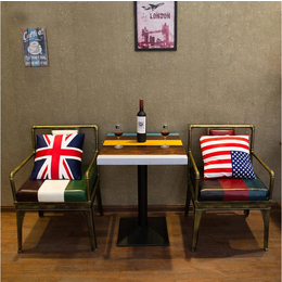 新款美式复古创意酒吧铁艺桌椅组合 休闲做旧咖啡厅实木桌子椅子