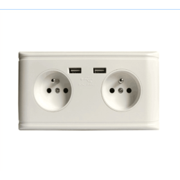 新款法标双位法式墙壁插座四孔桌面方便****插座创意双USB插座