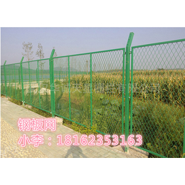 武汉钢板网护栏 江夏工业园浸朔钢板网围栏 