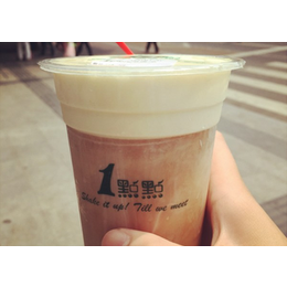 深圳一点点奶茶加盟店吸引群体