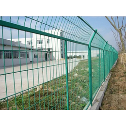 供应公路护栏网绿化带隔离网铁丝网围栏道路护栏网 佛山工厂