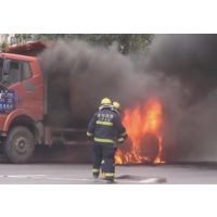 卡车轮胎为什么突然会起火？怎样正确灭火？