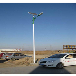 河南郑州灯杆有限责任公司低价出售5米6米7米30w太阳能路灯