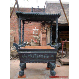 寺庙中放置长方形铜雕香炉的优点