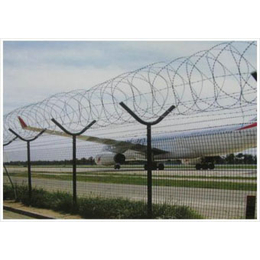 昆明兴顺发筛网(图)、机场防护栅栏*、机场防护栅栏