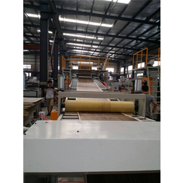 SPC塑料地板机械厂家 、金韦尔机械、SPC塑料地板机械