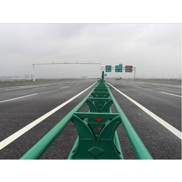 郑州高速公路护栏生产厂家,高速公路护栏,【兴和建材】