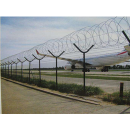 机场护栏网****制造、河北宝潭护栏、青岛机场护栏网