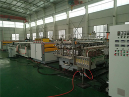 青岛同三塑料机械公司(图)-中空板箱生产线-六安中空板生产线