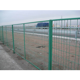 防护公路框架护栏网包塑铁丝高速护栏网河北厂家*现货