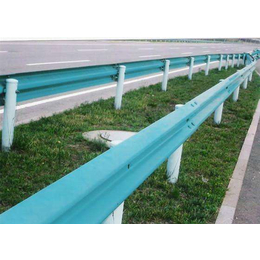 高速公路波形护栏安装报价-吴忠公路波形护栏-通程护栏板