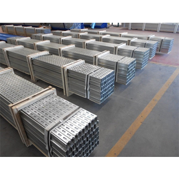 恒鑫压型板公司 (图)、C型钢生产厂家、宁夏C型钢