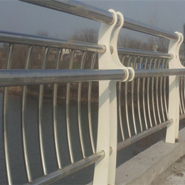 龙哲护栏加工(多图)-海东桥梁灯光护栏