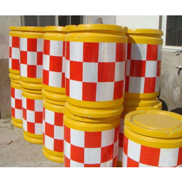 定西防撞桶,济南和畅质量可靠,滚塑防撞桶公司
