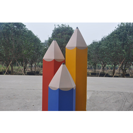 玻璃钢铅笔雕塑造型是学校学习用品展示道具之一