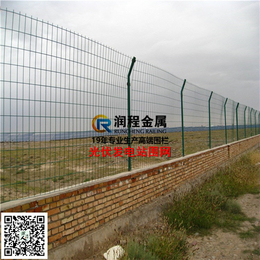光伏发电厂围栏、绿色铁丝网光伏围栏、光伏发电厂围栏使用寿命