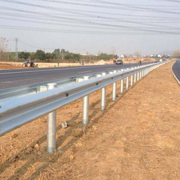 陕西高速公路护栏|高速公路护栏板安装|通程护栏板(推荐商家)