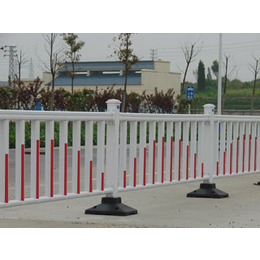 兴国道路护栏定做-防锈道路护栏-乌鲁木齐道路护栏
