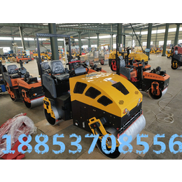 云南省2吨全液压压路机价格 载人式双轮压路机厂家现货