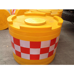 交通设施防撞桶批发商-裕洋塑机(在线咨询)-交通设施防撞桶