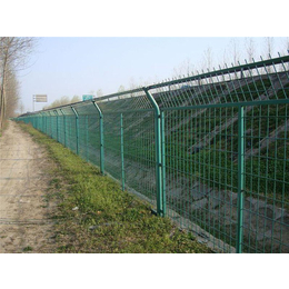 沧州铁路防护栅栏|河北宝潭护栏|铁路防护栅栏的用途