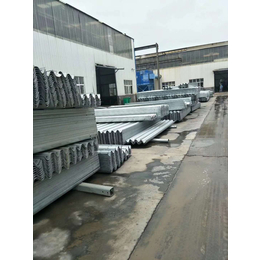 波浪型护栏 桥梁护栏板设计 波形防护栏生产厂家 南阳鑫妍金属