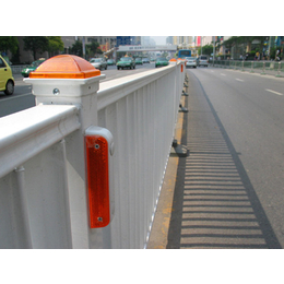 中泽丝网-松岭区道路隔离护栏-道路隔离护栏规格