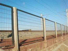 铁路防护栅栏用途-广东铁路防护栅栏-河北宝潭护栏