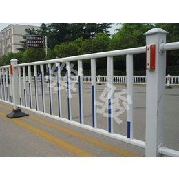 公路中间护栏厂家批发-骐骏围栏(在线咨询)-香港公路中间护栏