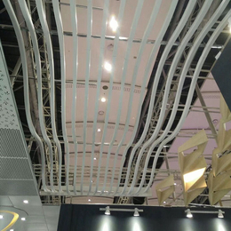 供应弧形铝方通吊顶 木纹铝方管装饰