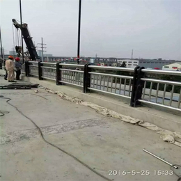郴州公路波形防撞护栏|山东华企防撞护栏厂家