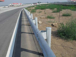 楚雄波形护栏-通程护栏板网-公路波形护栏施工工艺