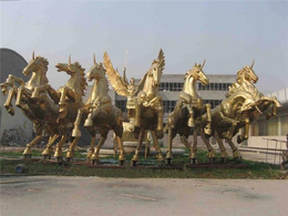 海南大型铜马踏飞燕雕塑-世隆雕塑-大型铜马踏飞燕雕塑定制