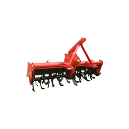 旋耕机是由拖拉机动力输出轴驱动的耕作机具
