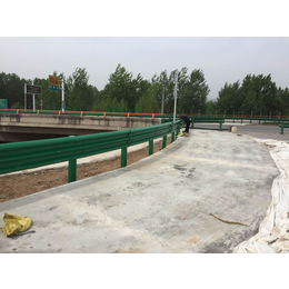 陕西咸阳公路绿色护栏板国道省道护栏三波护栏双波护栏厂家
