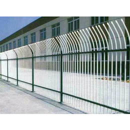  安平恺嵘pvc草坪围栏 市政隔离护栏 锌钢护栏