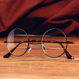 *镜镜片哪种好-泰安*镜-姜玉坤眼镜