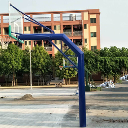 广东广州中山大学球场陈旧篮球架更换新装品牌给力体育