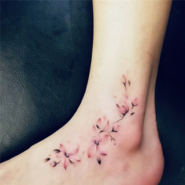 艺术女生脚上桃花植物*图片