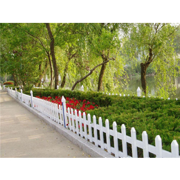 吉安PVC草坪护栏-名梭-PVC草坪护栏尺寸