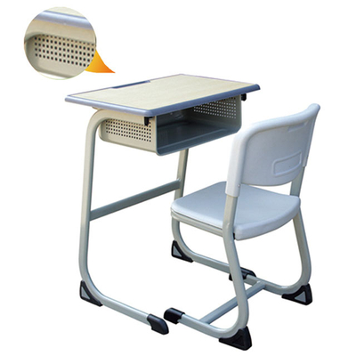 单柱单层C型塑料<em>课桌椅</em>