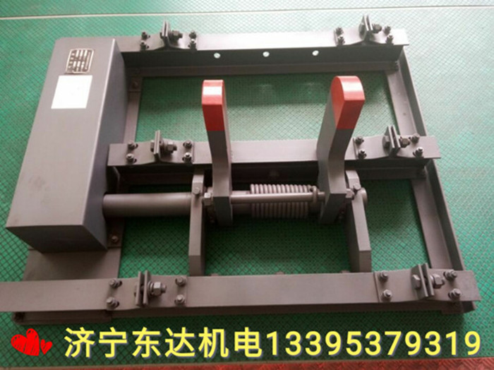 供应 QWZC6气动卧闸 羊角阻车器