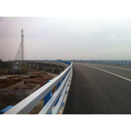 不锈钢桥梁防撞护栏-扬州不锈钢防撞护栏-芜湖****道路护栏厂家