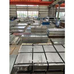 江苏南京钢材批发市场万吨钢材现货库存