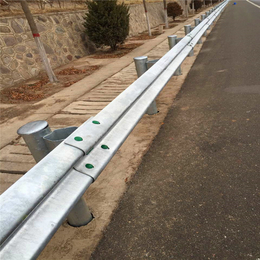 青海玉树波形护栏限速高速公路波形护栏镀锌银色波形护栏