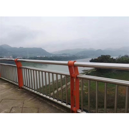 黑龙江不锈钢复合管护栏价格-山东飞龙护栏厂(在线咨询)