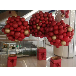 洛阳洛龙元旦气球装饰 吉利商场新年气球造型布置
